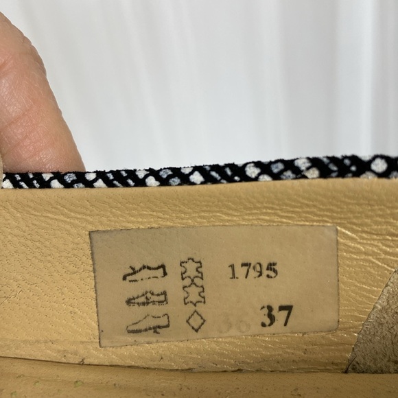 Brunate Made in Italy 🇮🇹 ballerina shoes
LIKE NEW CONDITION! Size 7 - Picture 10 of 17